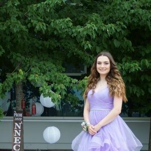 Meet your Posher, Emily